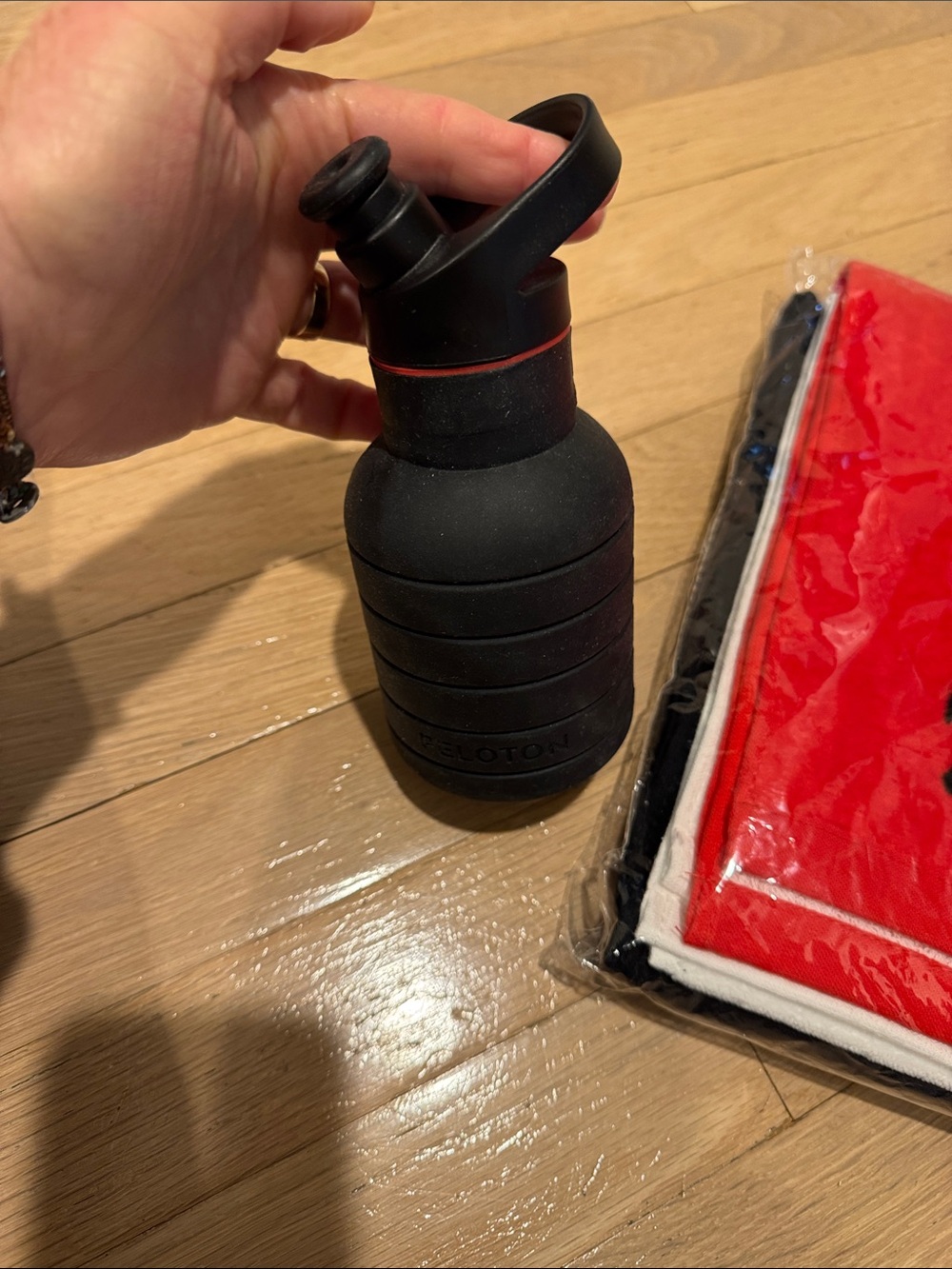 Peloton Red & White and Black Motivational Gym Towel plus water bottle - Picture 5 of 5